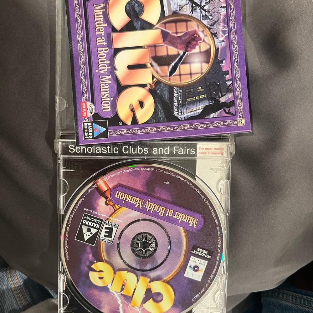 Hasbro Clue: Murder at Boddy Mansion PC Game - Purple and Gold - Picture 3 of 4
